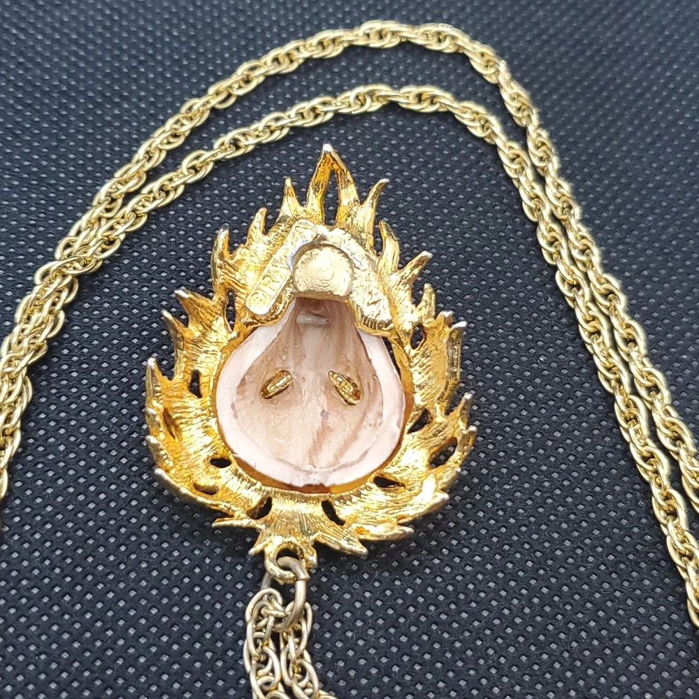 RAZZA stamped vintage lionhead necklace - Picture 3 of 5